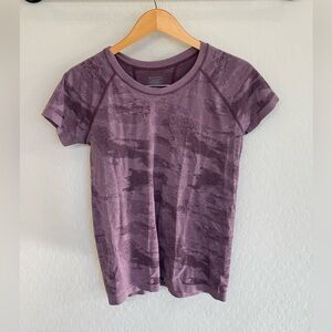 Athleta Mauve Purple Printed Short Sleeve Tee